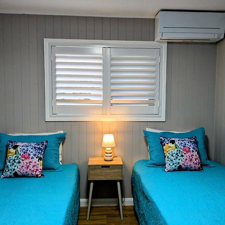 Cute Cottage - 2 Bedrooms - City & Strand Beach Location Townsville Exterior photo