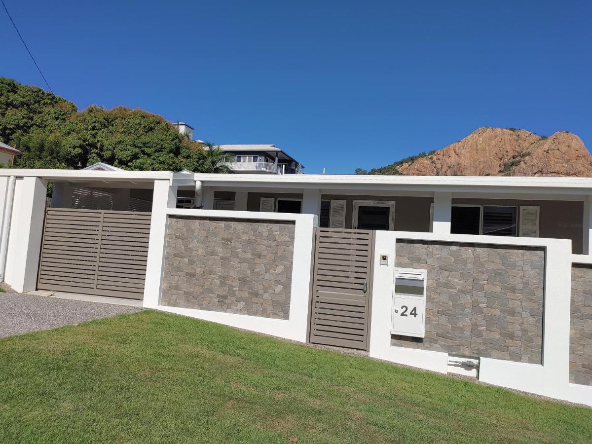 Cute Cottage - 2 Bedrooms - City & Strand Beach Location Townsville Exterior photo